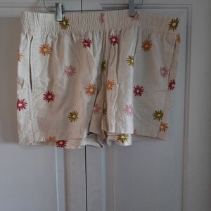 Old Navy Cream High Waist Floral Print Shorts